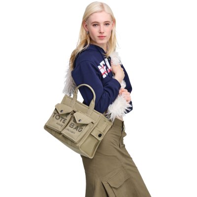 THE MEDIUM CARGO TOTE BAG IN CANVAS WITH FAUX FUR